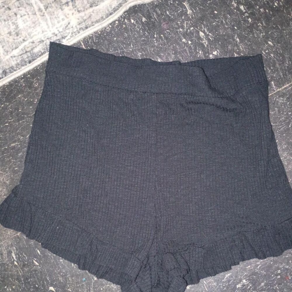 Aerie Women's Black and Grey Shorts